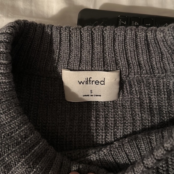 Aritzia crop scallop sweater. - Picture 3 of 4